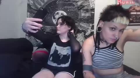 Snapshot of jessandpup chatting on 09.14.25 Jess and Pup online show from 09.14.25