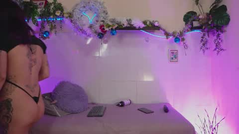 Jessi Alex online show from 12.19.25