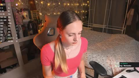 Snapshot of jessica_jane_ chatting on 12.21.24 Mila online show from 12.21.24