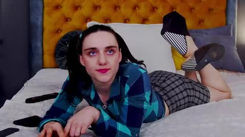 Jessica White online show from 04.10.26