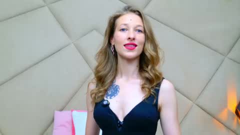 Snapshot of jessicagibson chatting on 05.18.26 Jessica online show from 05.18.26