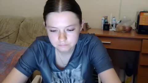 jessicaholland1 online show from 06.10.26