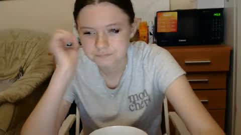 jessicaholland1 online show from 07.12.26