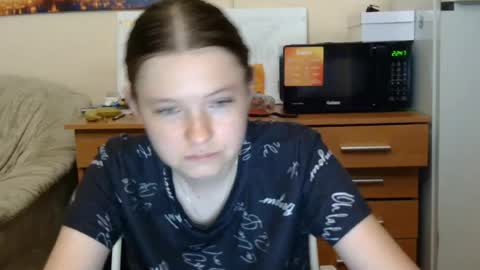 jessicaholland1 online show from 07.21.26