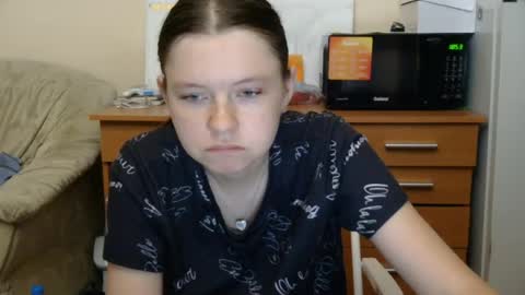 jessicaholland1 online show from 07.26.26