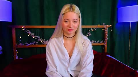 Snapshot of jessie__dean chatting on 11.26.25 Danielle online show from 11.26.25