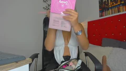 Snapshot of jessie_rogers__ chatting on 04.28.26 Jessie online show from 04.28.26