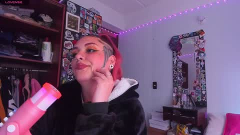 Snapshot of jessie_williams_01 chatting on 01.15.25 Your Sweet Angel online show from 01.15.25