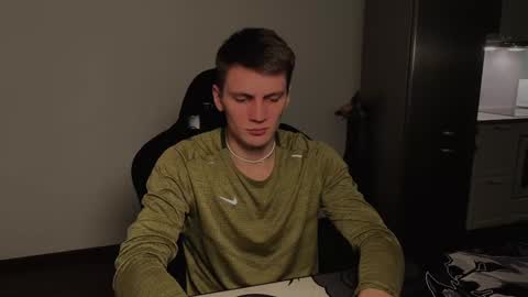 Snapshot of jessierise chatting on 01.04.25 JessieRise online show from 01.04.25