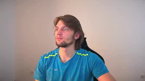 Snapshot of jessierise chatting on 10.02.25 JessieRise online show from 10.02.25