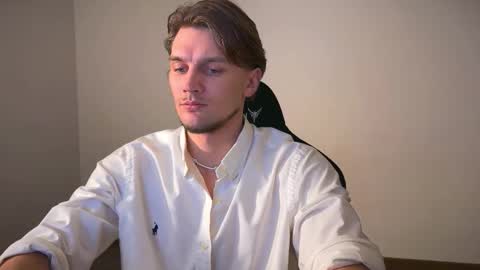 Snapshot of jessierise chatting on 10.02.25 JessieRise online show from 10.02.25