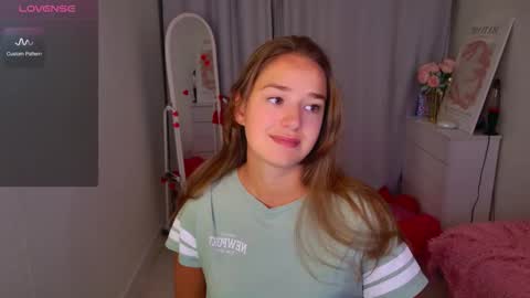 Snapshot of jessiestarz chatting on 02.21.26 Jessi online show from 02.21.26