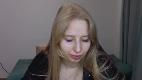 Snapshot of jessy_comely chatting on 06.14.26 Jessy online show from 06.14.26