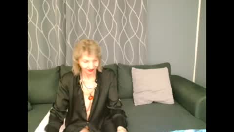 Snapshot of jessy_curt chatting on 03.09.25 jessy curt online show from 03.09.25