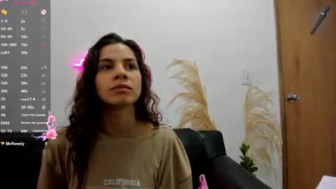 Snapshot of jessye_golden chatting on 06.11.26 jessye_golden online show from 06.11.26