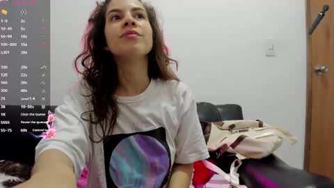 Snapshot of jessye_golden chatting on 07.02.26 jessye_golden online show from 07.02.26