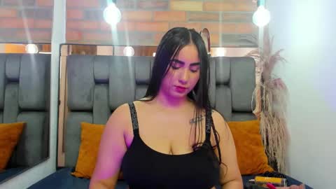 Snapshot of jessyjcortes chatting on 09.10.25 JESSY CORTES online show from 09.10.25