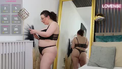 Snapshot of jessykah chatting on 02.22.25 Francesca online show from 02.22.25