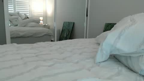 OnlyJessy online show from 10.31.25