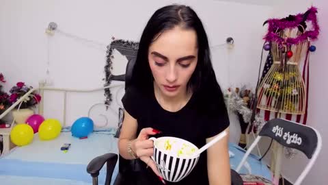 Snapshot of jessystarrr chatting on 01.03.25 Jessy online show from 01.03.25