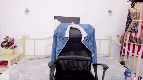 Snapshot of jessystarrr chatting on 02.05.25 Jessy online show from 02.05.25
