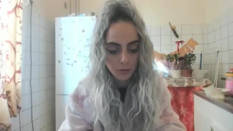Snapshot of jessystarrr chatting on 09.11.25 Jessy online show from 09.11.25