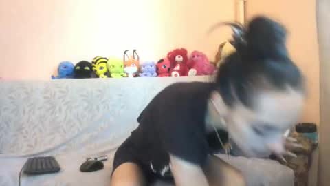 Snapshot of jessystarrr chatting on 10.19.25 Jessy online show from 10.19.25
