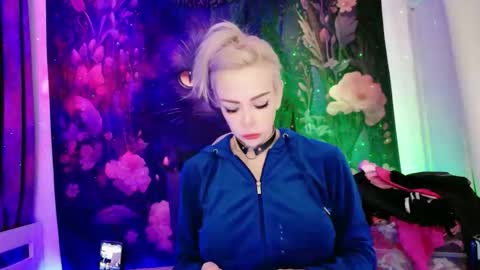 Snapshot of jessyunknown chatting on 11.18.25 Jessy Unknown online show from 11.18.25