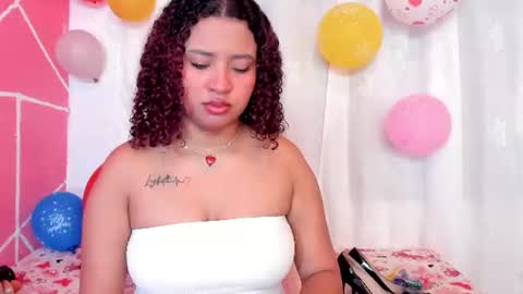 Snapshot of jessyzoe1 chatting on 07.19.26 Jezzy Zoe online show from 07.19.26