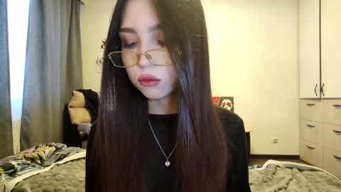 I am Gina ntmu Lets hit 10 Thumbs Up together online show from 02.22.26