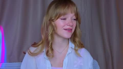 Snapshot of jewellhogan chatting on 05.14.26 Gwen online show from 05.14.26