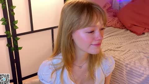 Snapshot of jewellhogan chatting on 05.27.26 Gwen online show from 05.27.26