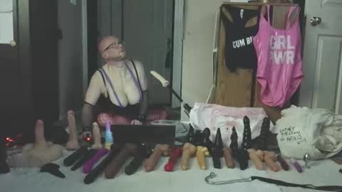 Snapshot of jghosty69 chatting on 10.12.25 Nasty Cumslut online show from 10.12.25