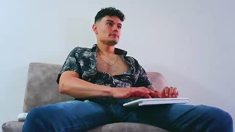 Snapshot of jhohannes_maximo chatting on 07.23.26 jhohanes maximo online show from 07.23.26