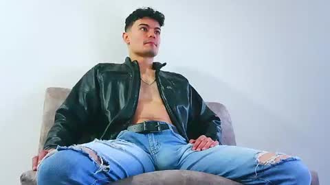 Snapshot of jhohannes_maximo chatting on 07.27.26 jhohanes maximo online show from 07.27.26