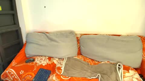 Snapshot of jhon_gade chatting on 10.21.25 jhon_gade online show from 10.21.25