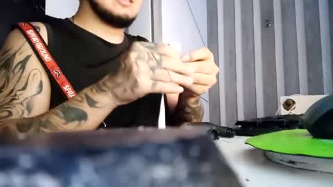 Snapshot of jhon_gottti chatting on 02.16.25 jhon online show from 02.16.25