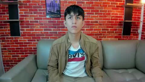 Snapshot of jhon_kleinn chatting on 05.18.26 Jake y Troy online show from 05.18.26