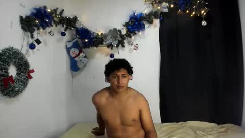 Snapshot of jhoner_browms chatting on 12.01.25 jhoner_browms online show from 12.01.25