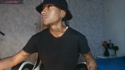 Snapshot of jhonymiller chatting on 06.24.26 jhonymiller online show from 06.24.26