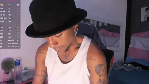 Snapshot of jhonymiller chatting on 07.13.26 jhonymiller online show from 07.13.26
