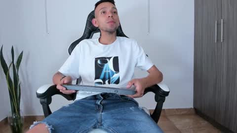 Snapshot of jhors_silv chatting on 09.14.25 Jhors online show from 09.14.25