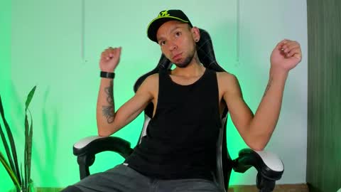 Snapshot of jhors_silv chatting on 10.14.25 Jhors online show from 10.14.25