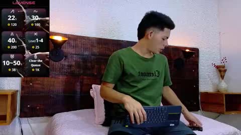 Snapshot of jhosuavega chatting on 10.07.25 jhosuavega online show from 10.07.25