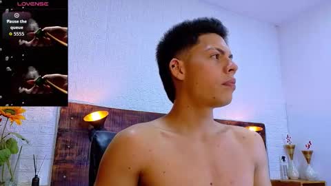 Snapshot of jhosuavega chatting on 10.25.25 jhosuavega online show from 10.25.25