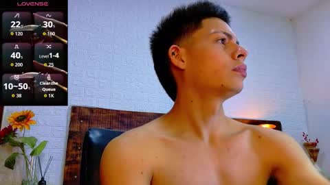 Snapshot of jhosuavega chatting on 10.27.25 jhosuavega online show from 10.27.25