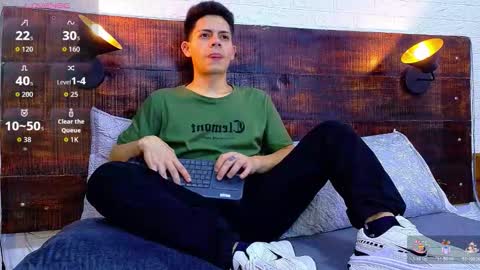 Snapshot of jhosuavega chatting on 12.04.25 jhosuavega online show from 12.04.25