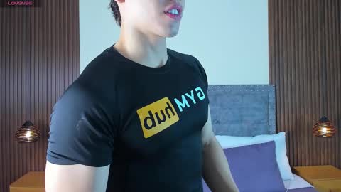 Snapshot of jhoumod_21 chatting on 11.05.25 jhoumod_21 online show from 11.05.25