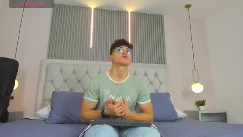 Snapshot of jhoumod_21 chatting on 11.25.25 jhoumod_21 online show from 11.25.25