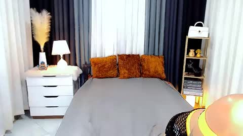 Snapshot of jhuliana_and_charles_room chatting on 02.21.25 jhuliana_and_charles_room online show from 02.21.25